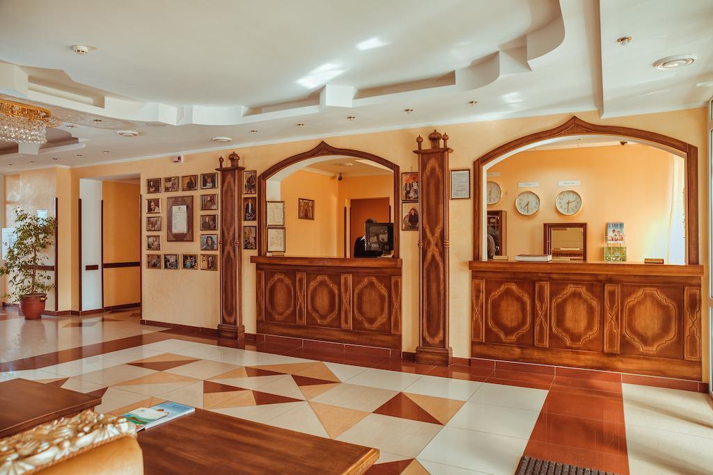Premier Hotel Shafran スームィ エクステリア 写真