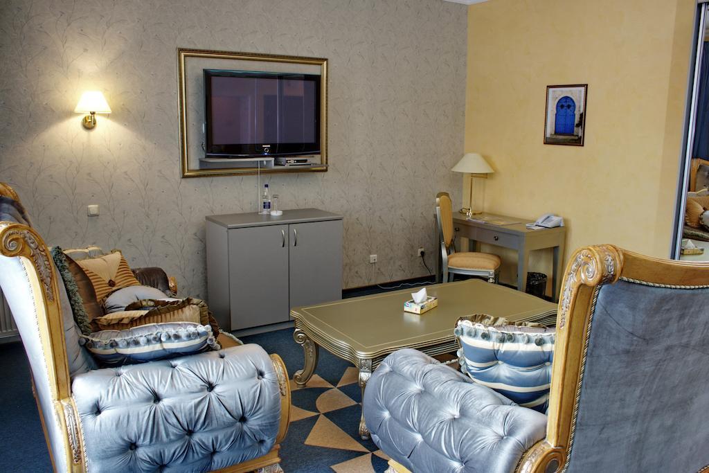 Premier Hotel Shafran スームィ 部屋 写真
