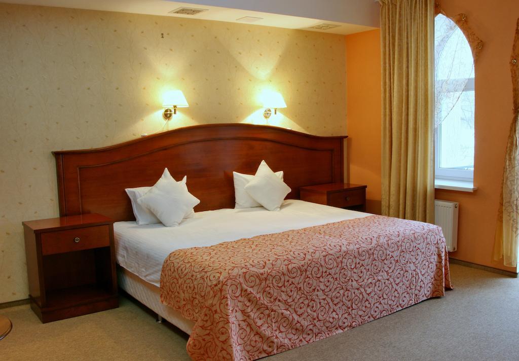 Premier Hotel Shafran スームィ 部屋 写真