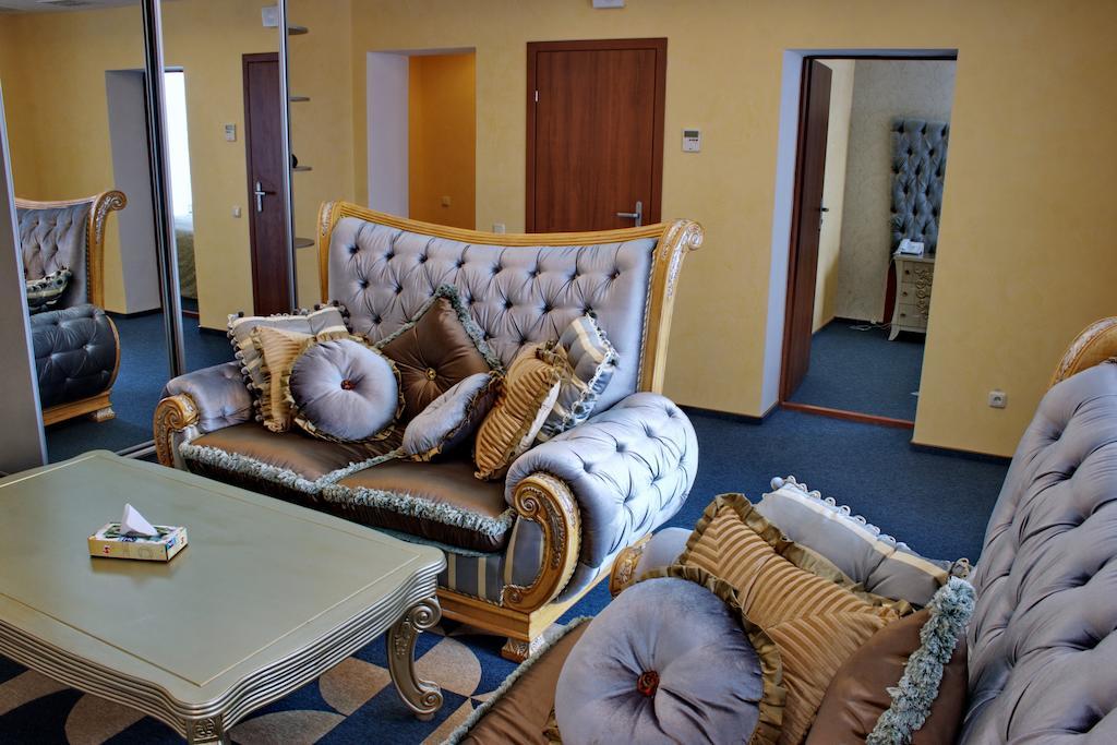 Premier Hotel Shafran スームィ 部屋 写真