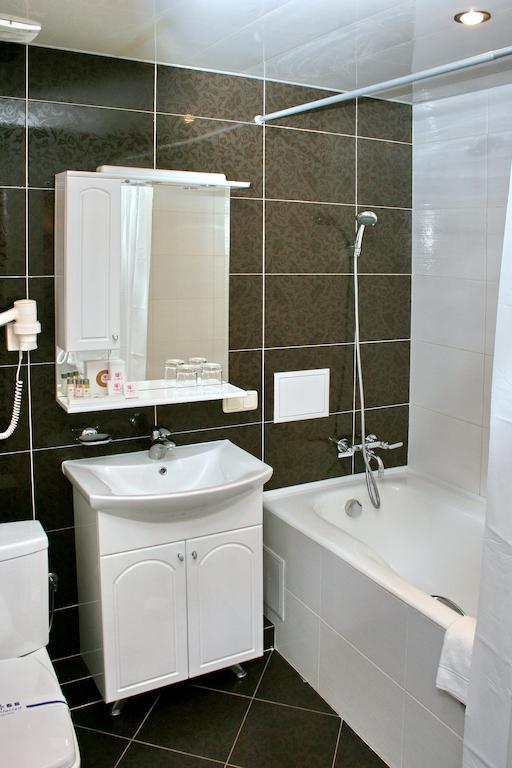 Premier Hotel Shafran スームィ エクステリア 写真