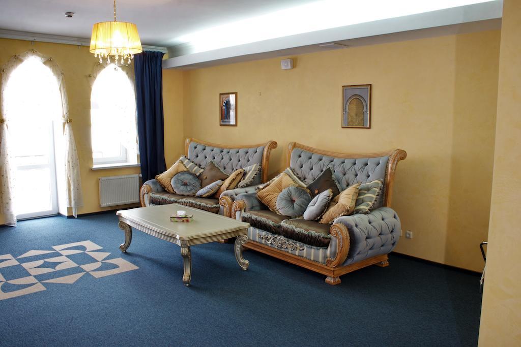 Premier Hotel Shafran スームィ エクステリア 写真