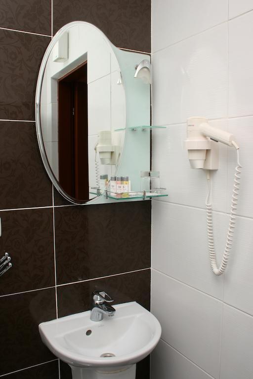 Premier Hotel Shafran スームィ 部屋 写真