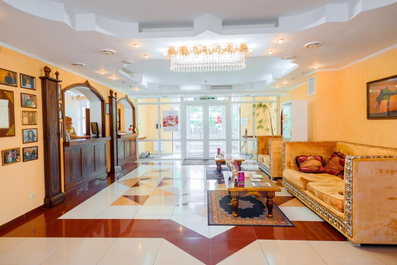 Premier Hotel Shafran スームィ エクステリア 写真