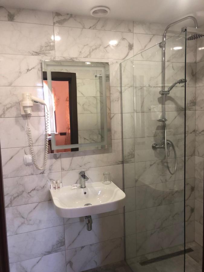 Premier Hotel Shafran スームィ エクステリア 写真