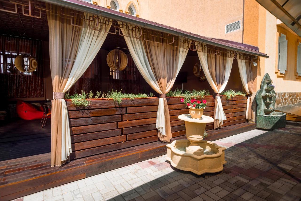 Premier Hotel Shafran スームィ エクステリア 写真